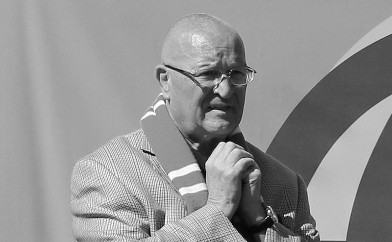 Trauer um Klaus Ulonska Haie.de